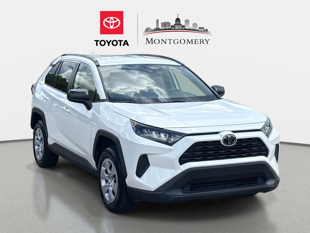 2020 Toyota RAV4 LE FWD's photo
