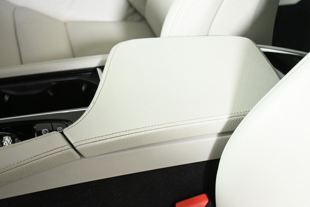 Thumbnail: 2018 Volvo S90 - 26