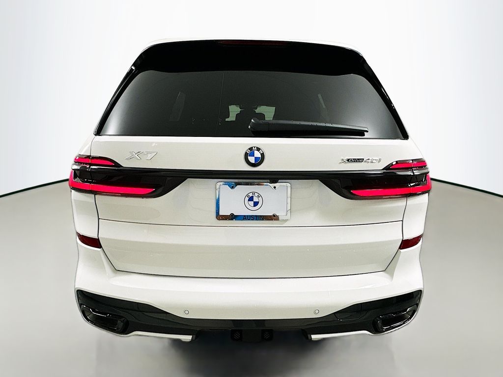 Thumbnail: 2026 BMW X7 - 6