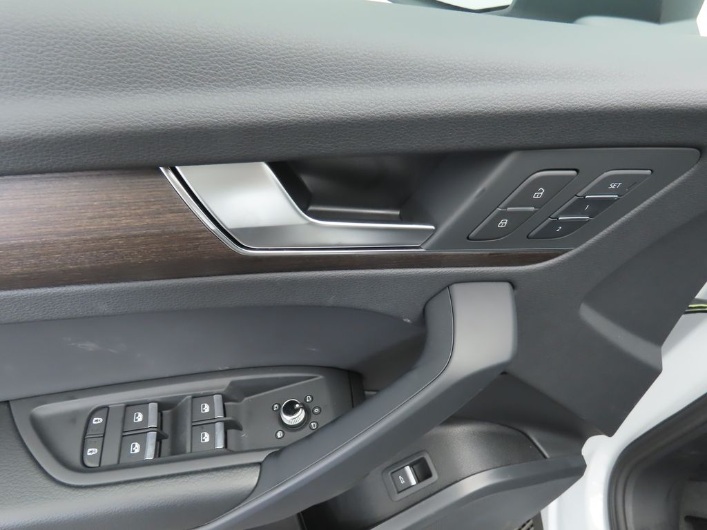 Thumbnail: 2025 Audi Q5 - 23