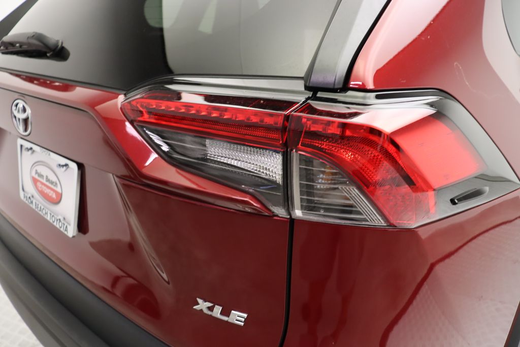 2022 Toyota RAV4 XLE 9