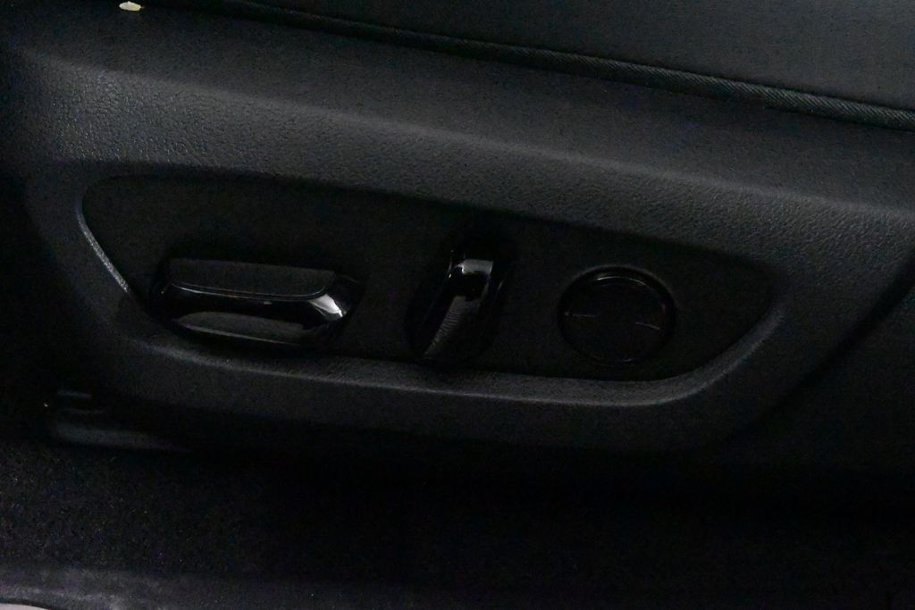 Thumbnail: 2025 Lexus RX - 28