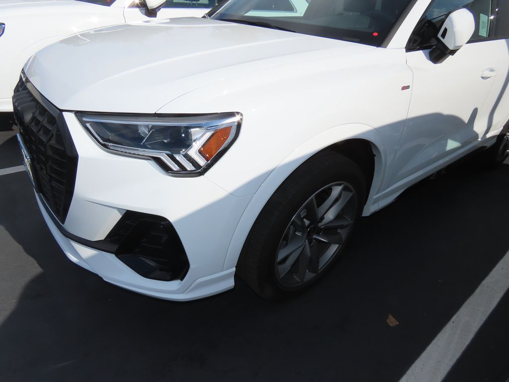 Thumbnail: 2025 Audi Q3 - 2