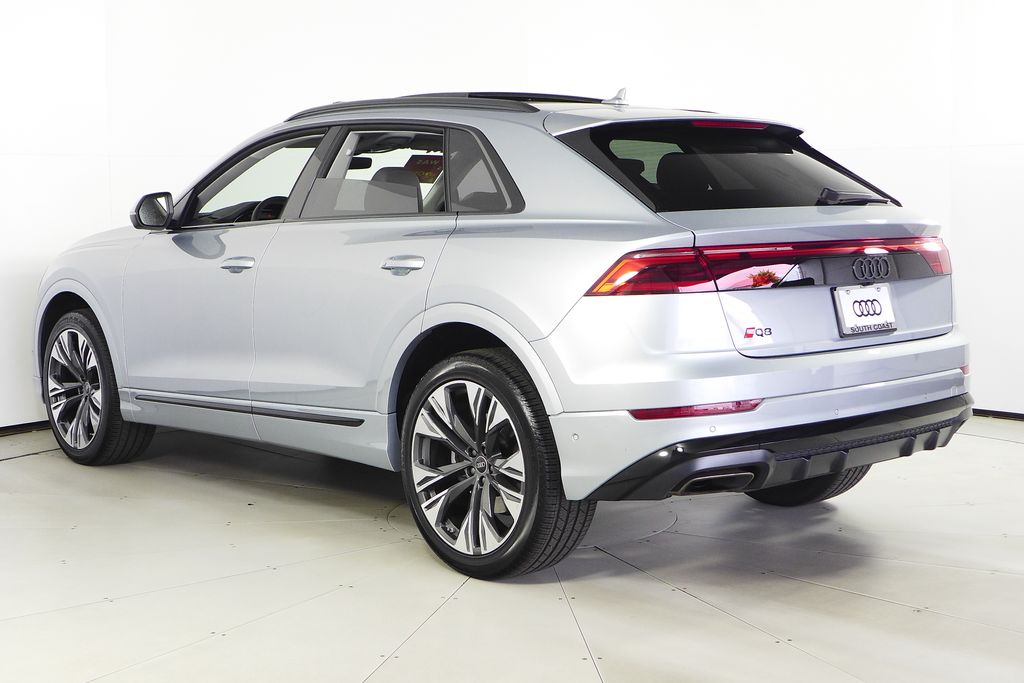 Thumbnail: 2024 Audi Q8 - 9