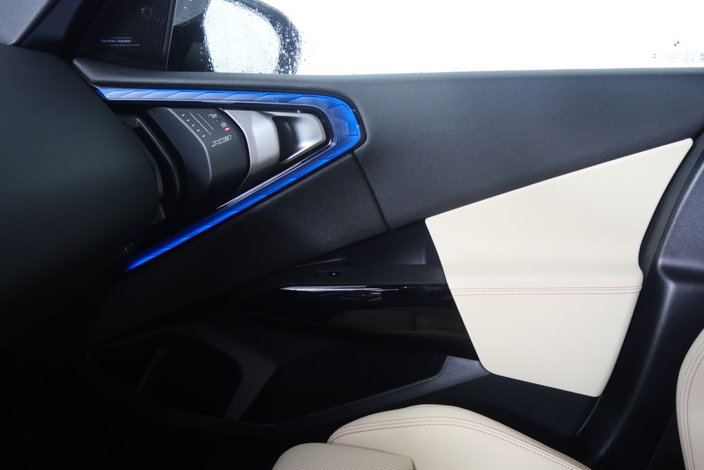 Thumbnail: 2026 BMW X3 - 23