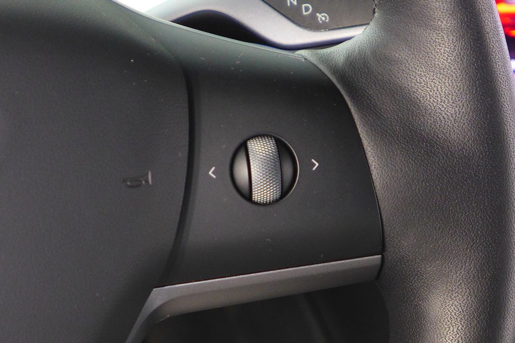 Thumbnail: 2021 Tesla Model 3 - 28