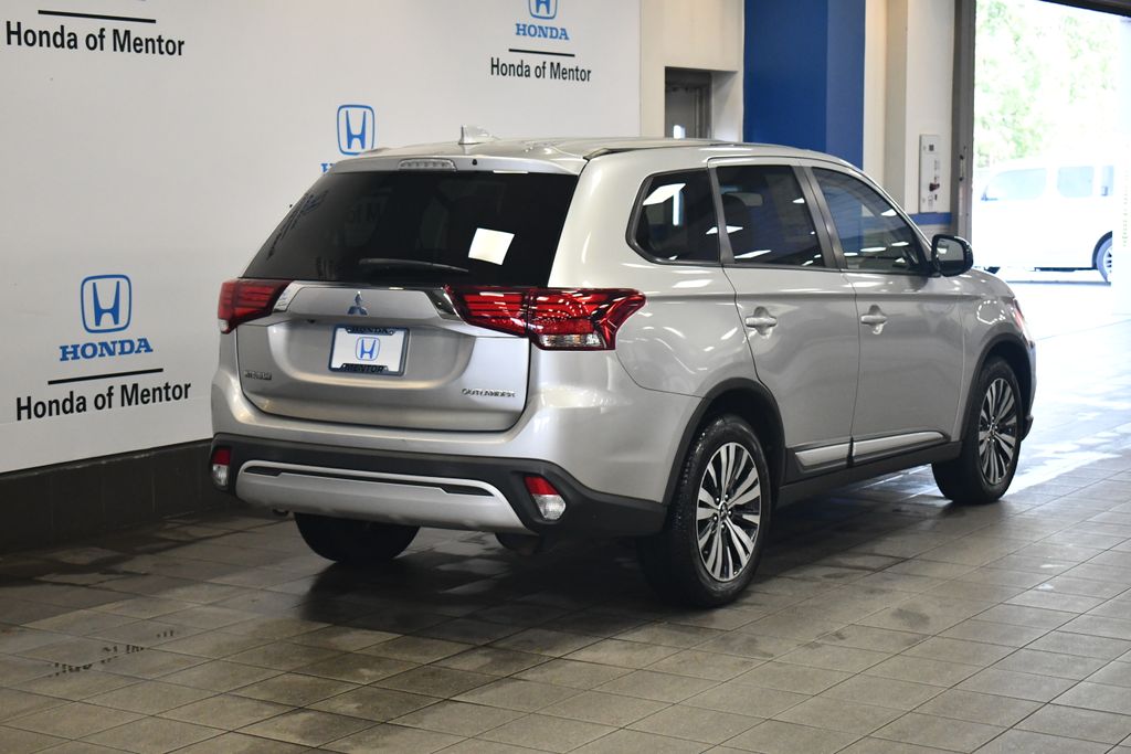 Thumbnail: 2019 Mitsubishi Outlander - 7