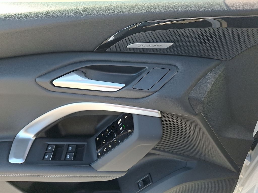 Thumbnail: 2025 Audi Q5 - 9