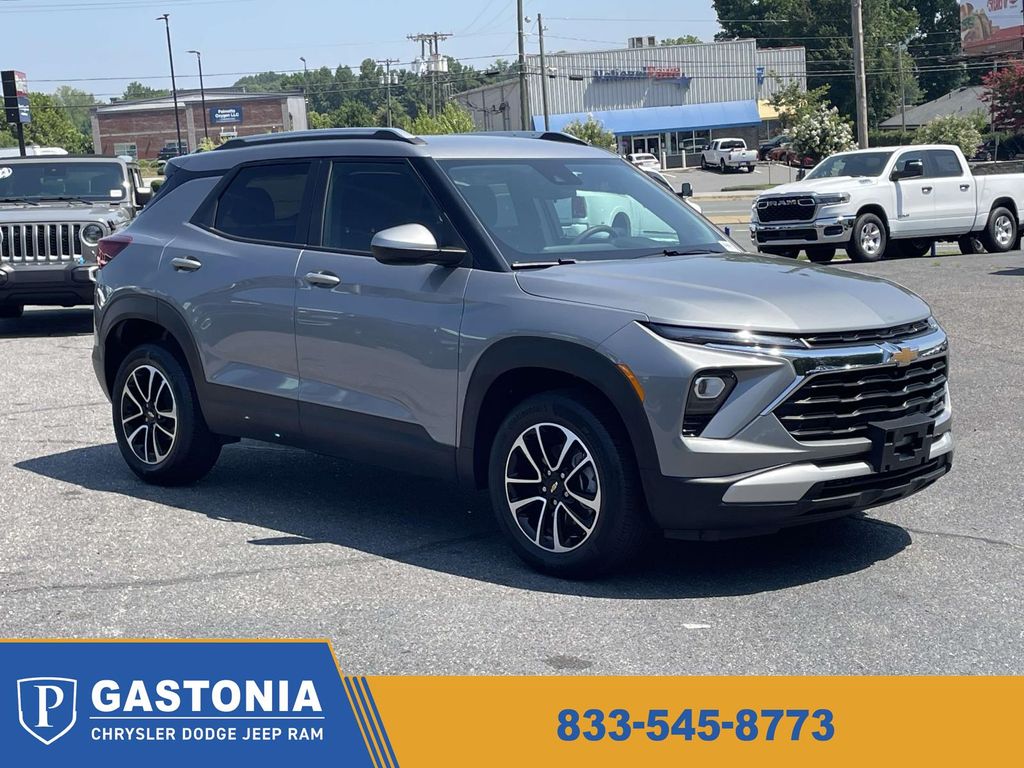 Sterling Gray Metallic 2025 Chevrolet Trailblazer SUV / Crossover Four-Wheel Drive 9-Speed Automatic