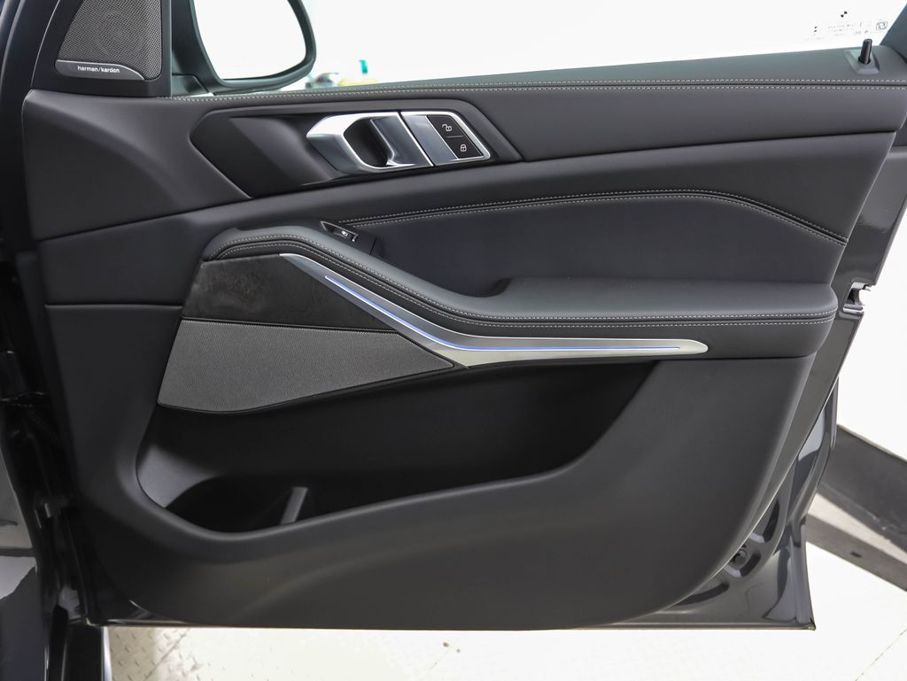 Thumbnail: 2026 BMW X5 - 29