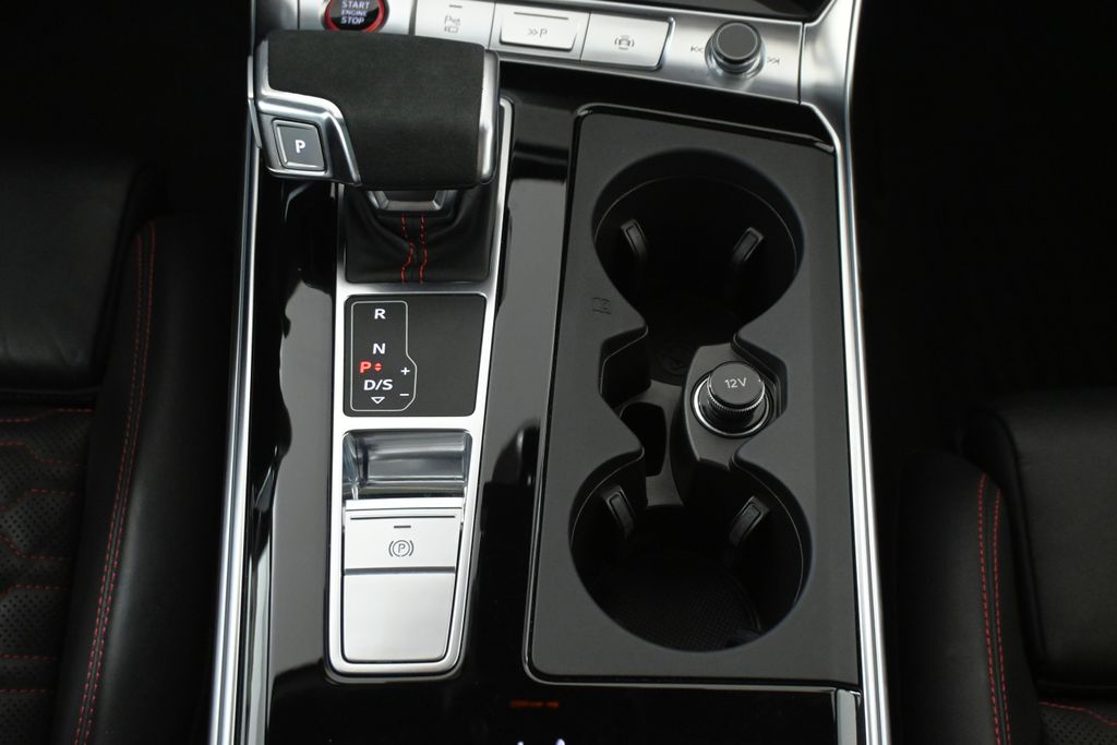 Thumbnail: 2023 Audi RS 6 - 23