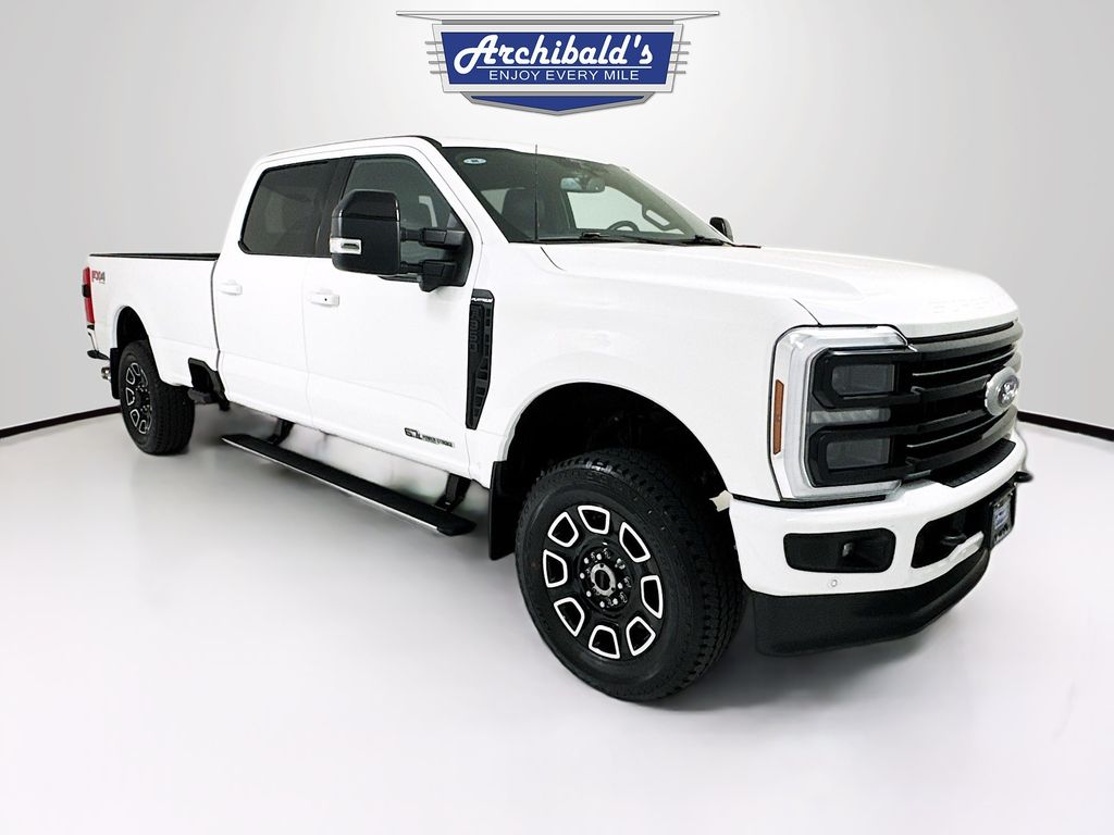 Star White Metallic Tri-Coat 2025 Ford F-350 Super Duty Platinum Crew Cab 4WD Pickup Truck Four-Wheel Drive Automatic