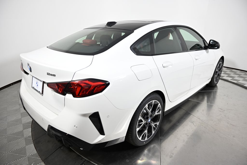 Thumbnail: 2026 BMW 2 Series - 5