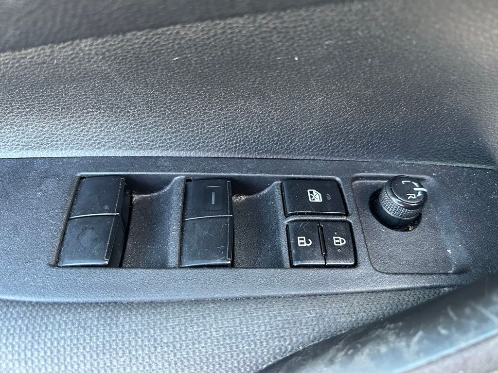 Thumbnail: 2023 Toyota Corolla - 16