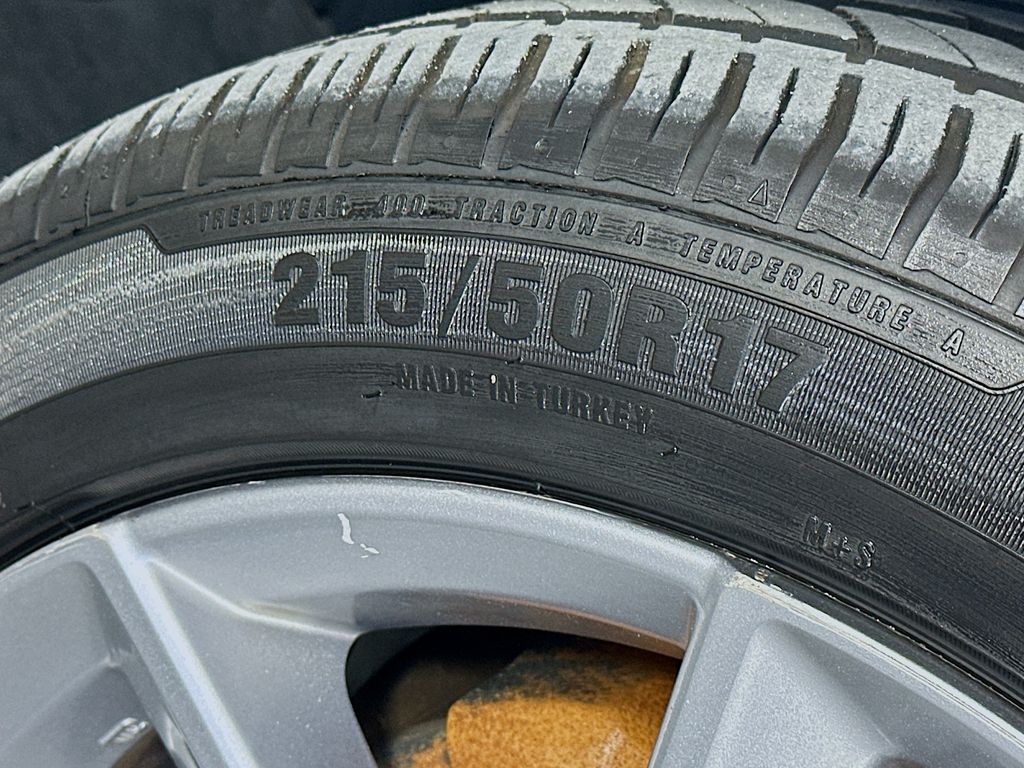 Used 2022 Silver Honda LX image 32