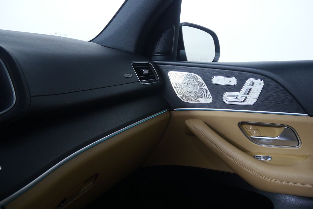 Thumbnail: 2024 Mercedes-Benz GLS - 29