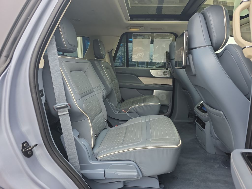 Used 2022 Blue Lincoln Black Label image 39