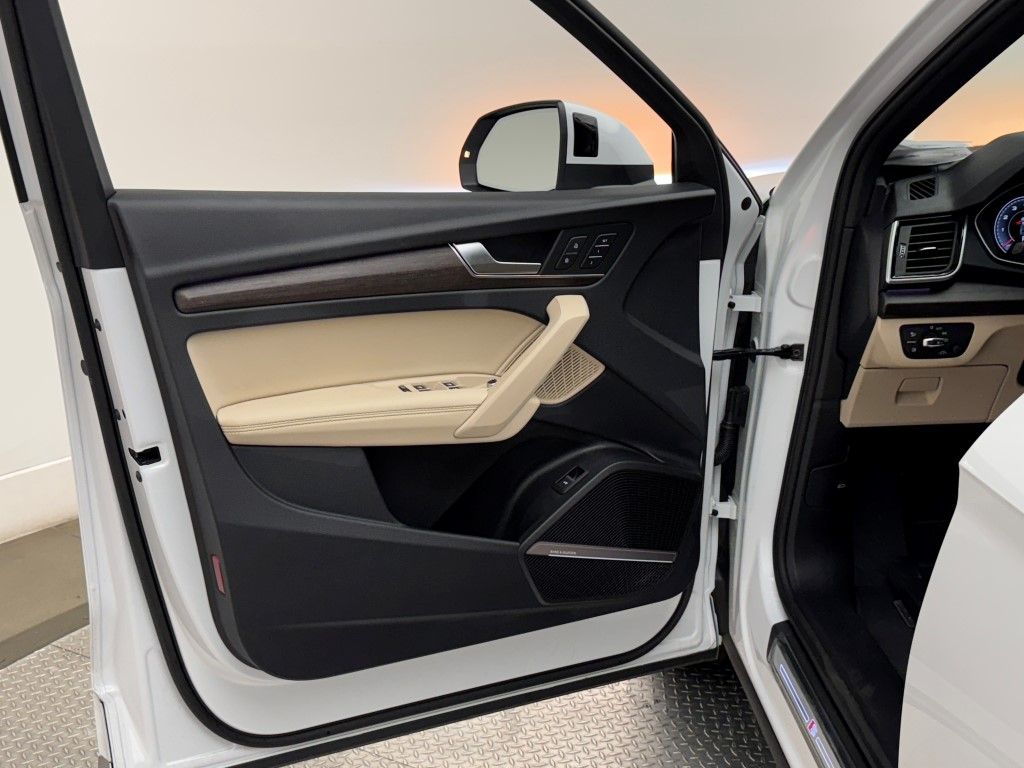 Thumbnail: 2025 Audi Q5 - 26