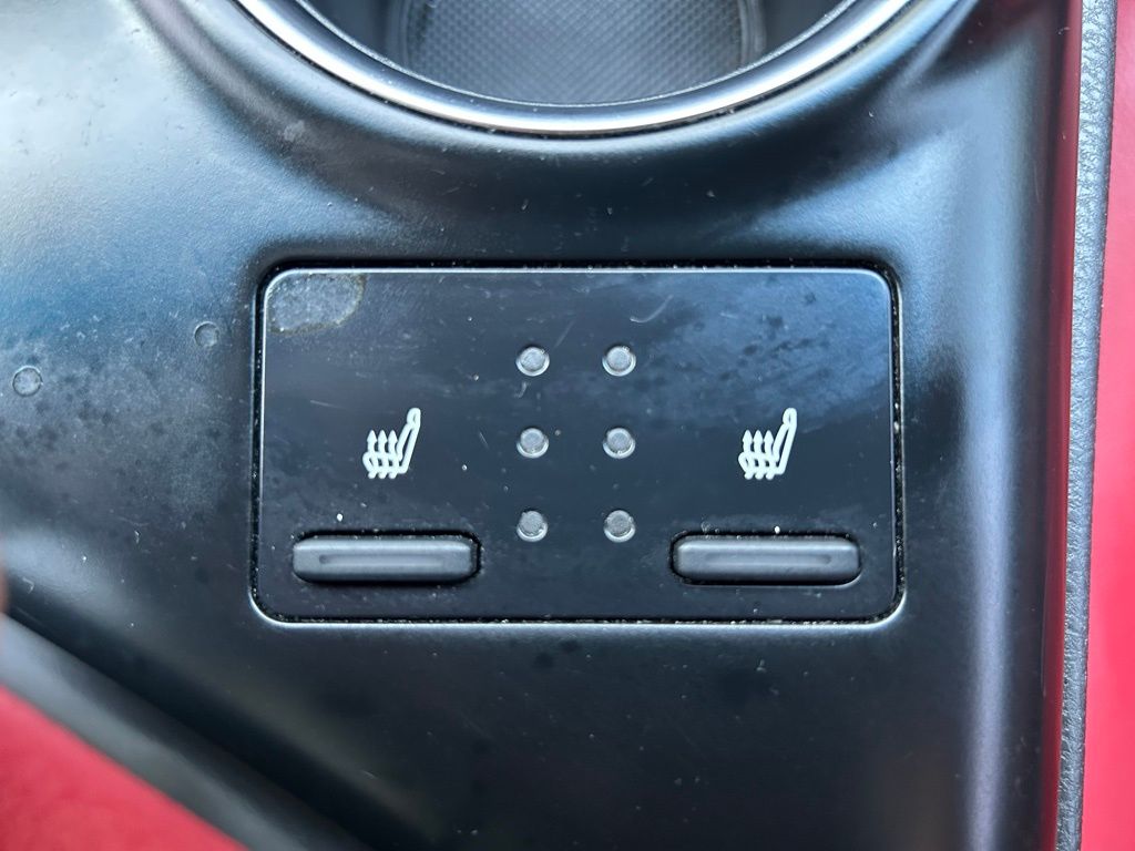 2018 Toyota Camry XSE 27