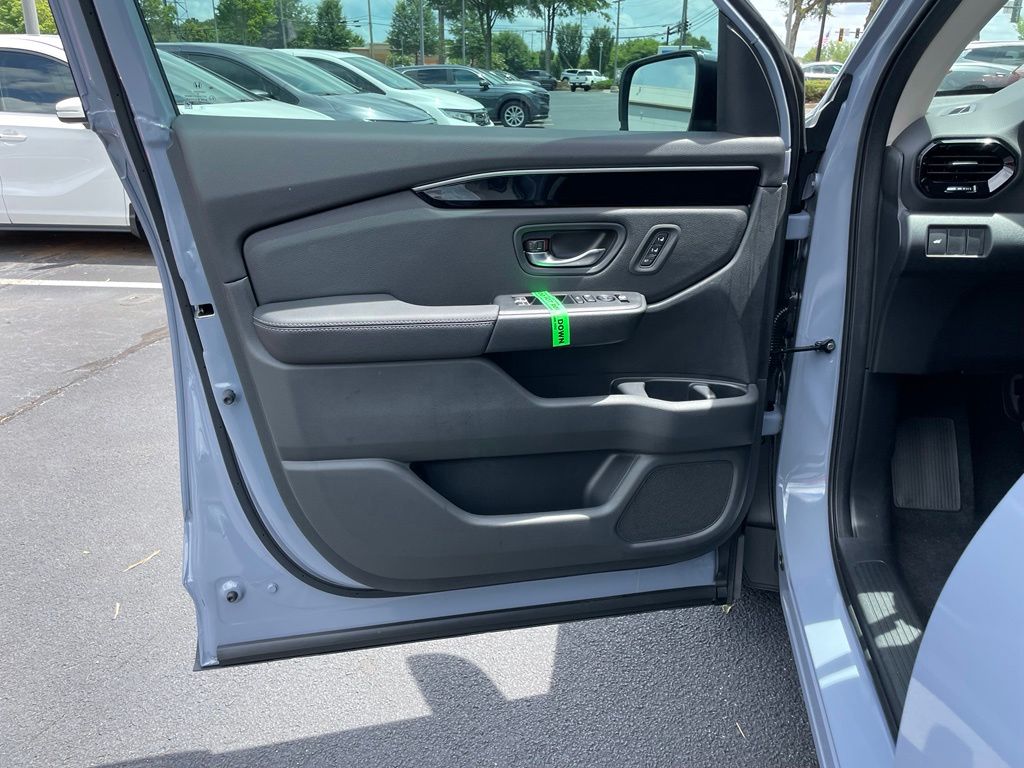 Thumbnail: 2026 Honda Pilot - 23