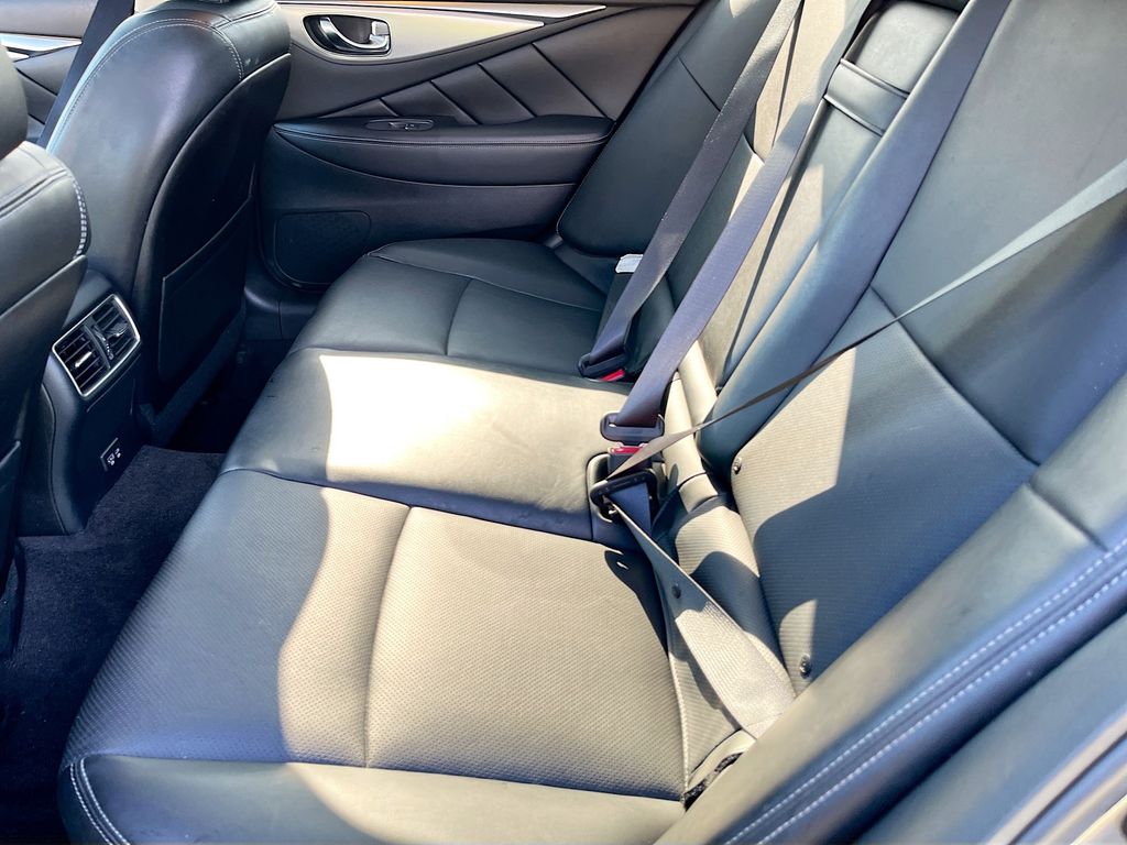 Used 2022 Gray INFINITI LUXE image 25