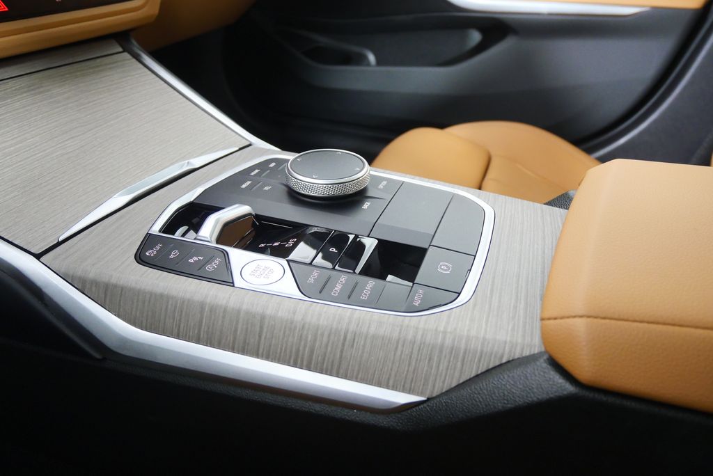 Thumbnail: 2025 BMW 3 Series - 28