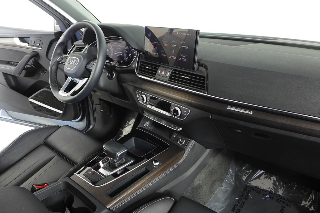 Thumbnail: 2023 Audi Q5 - 13