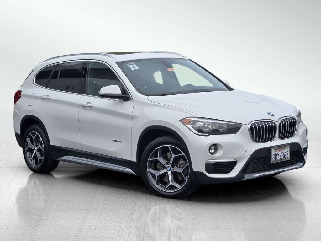 White 2018 BMW X1 sDrive28i FWD SUV / Crossover Front-Wheel Drive 8-Speed Automatic