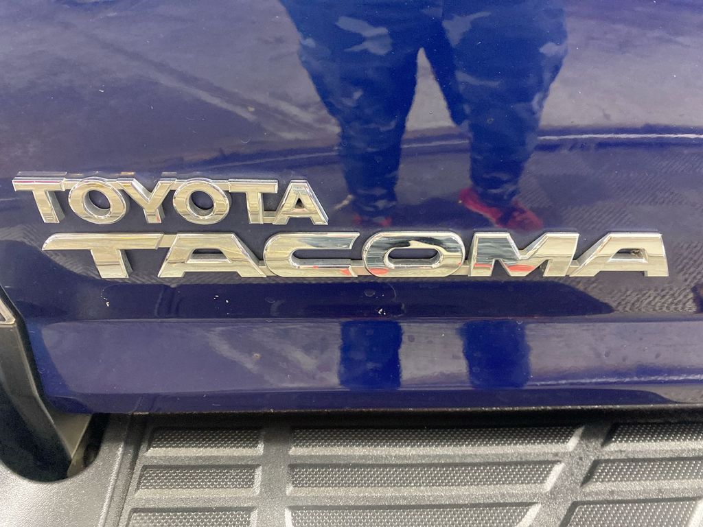 2015 Toyota Tacoma Base 27