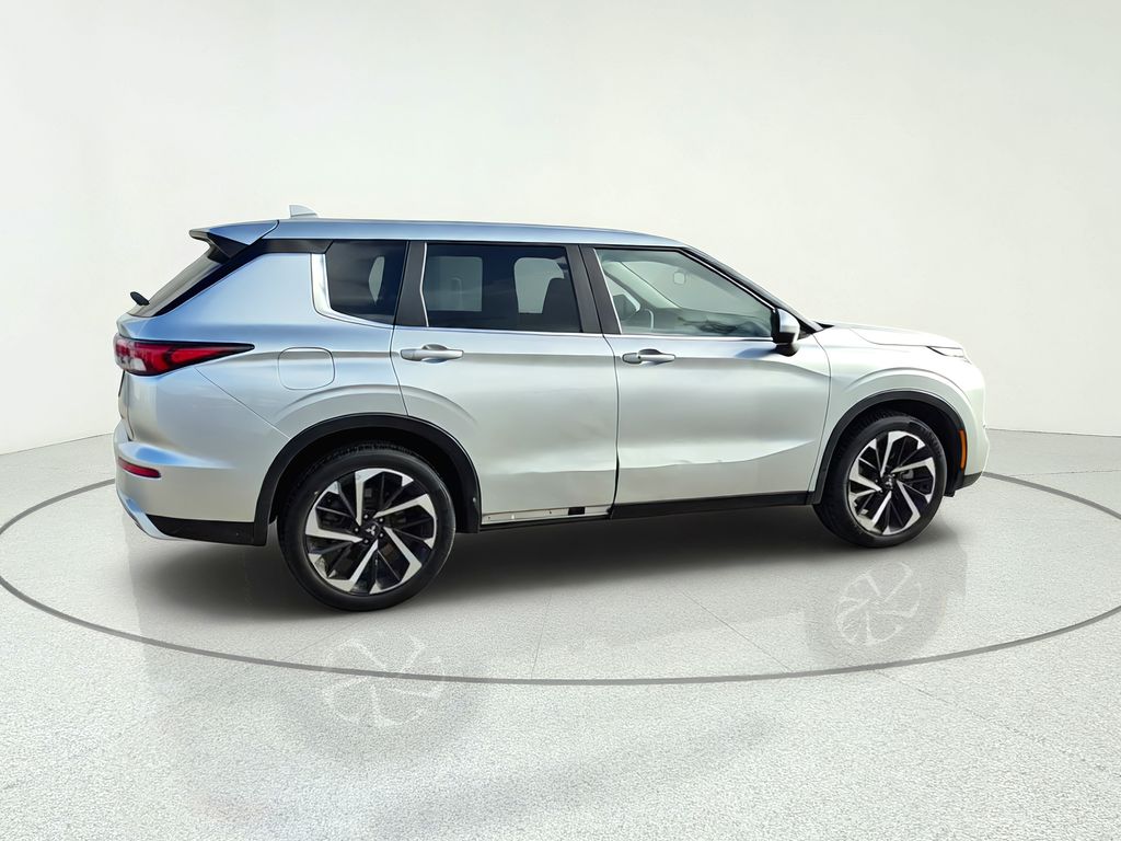 2023 Mitsubishi Outlander SE Silver at North Houston Mitsubishi