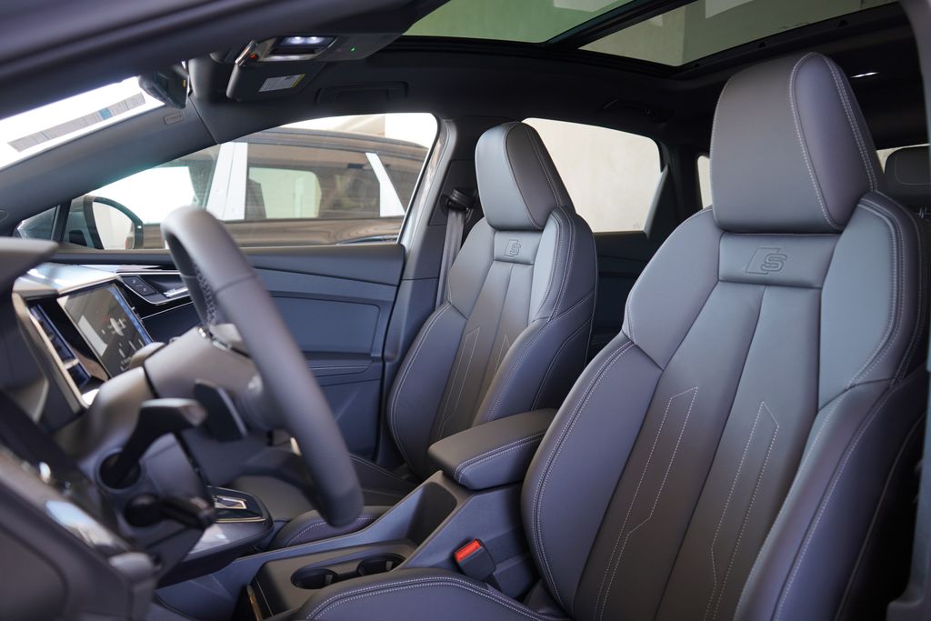 2025 Audi Q4 e-tron  7