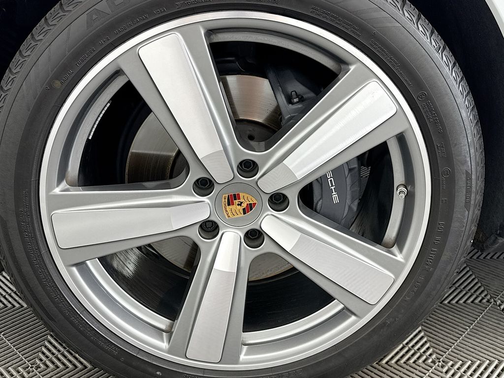 Thumbnail: 2025 Porsche Cayenne - 31