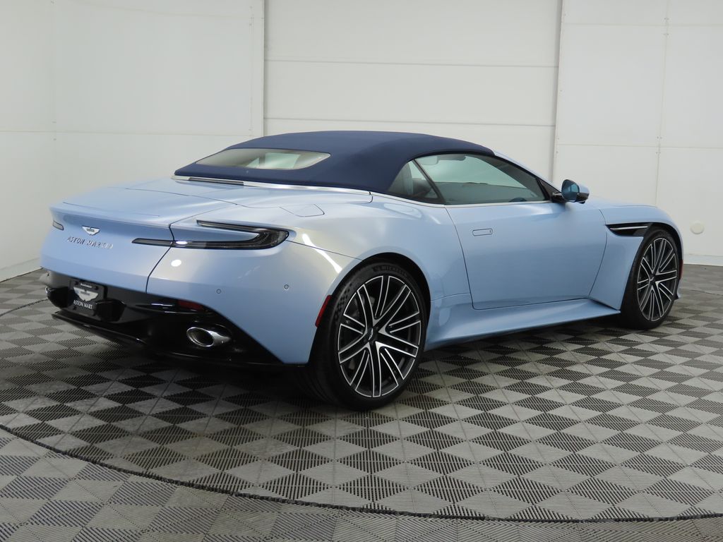 2025 Aston Martin DB12  13