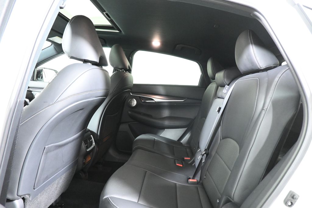 2022 INFINITI QX55 Essential 30