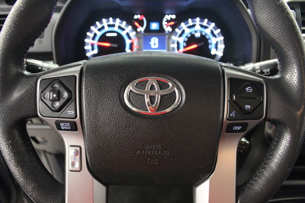 Thumbnail: 2015 Toyota 4Runner - 17