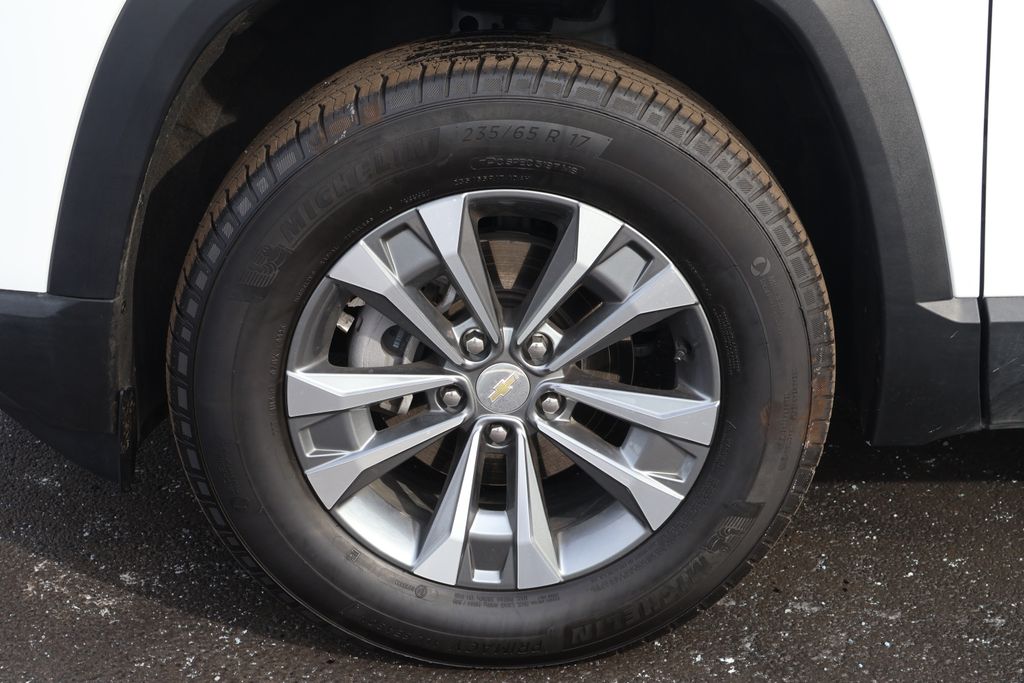 Thumbnail: 2025 Chevrolet Equinox - 13