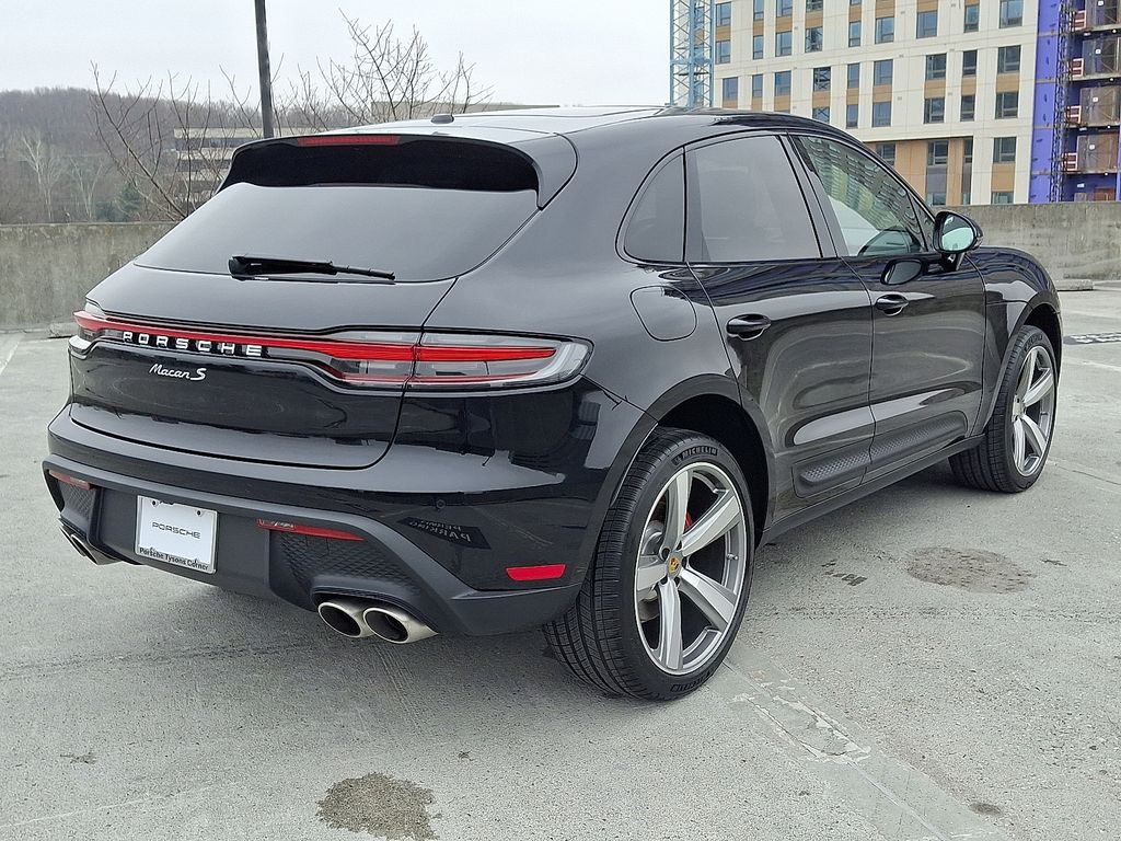 Thumbnail: 2026 Porsche Macan - 8