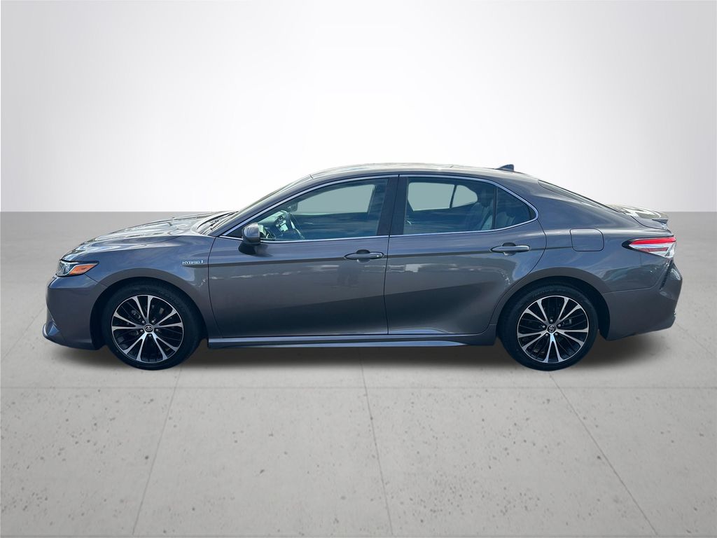 2020 Toyota Camry Hybrid SE