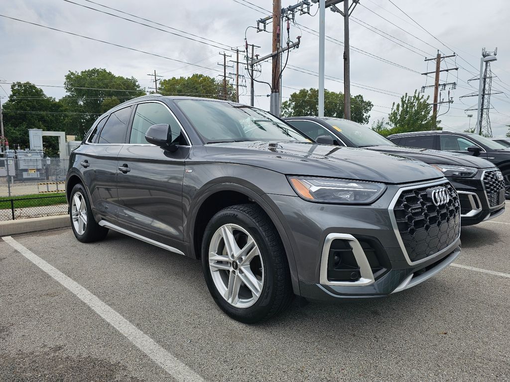Gray 2022 Audi Q5 Hybrid Plug-in SUV / Crossover All-Wheel Drive 7-Speed Automatic