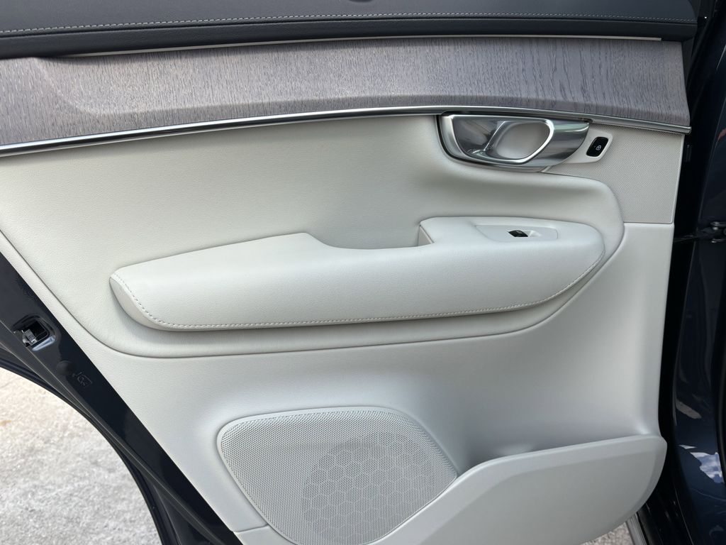 New 2026 Blue Volvo B6 Ultra image 23