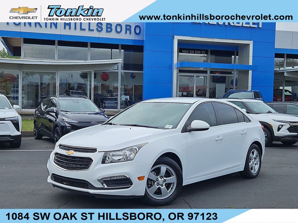 Summit White 2015 Chevrolet Cruze Sedan Front-Wheel Drive 6-Speed Automatic Overdrive