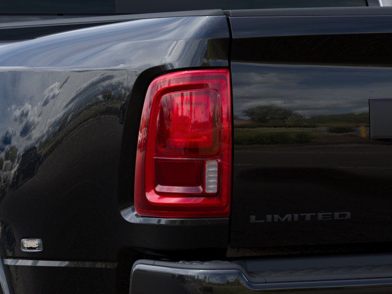 New 2026 Diamond Black Crystal Pearlcoat Ram Limited image 9