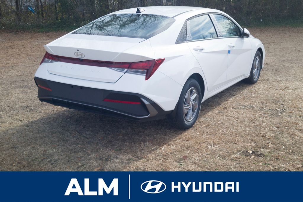 New 2026 White Hyundai SE image 6