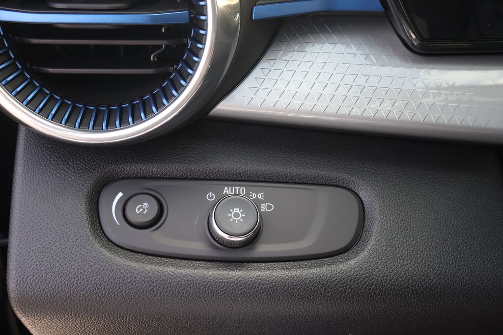 Thumbnail: 2026 Chevrolet Trax - 19