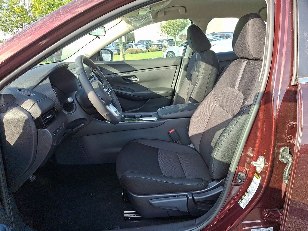 Thumbnail: 2025 Nissan Sentra - 5