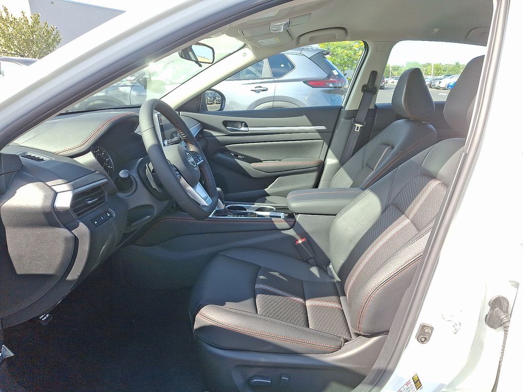 Thumbnail: 2025 Nissan Altima - 5