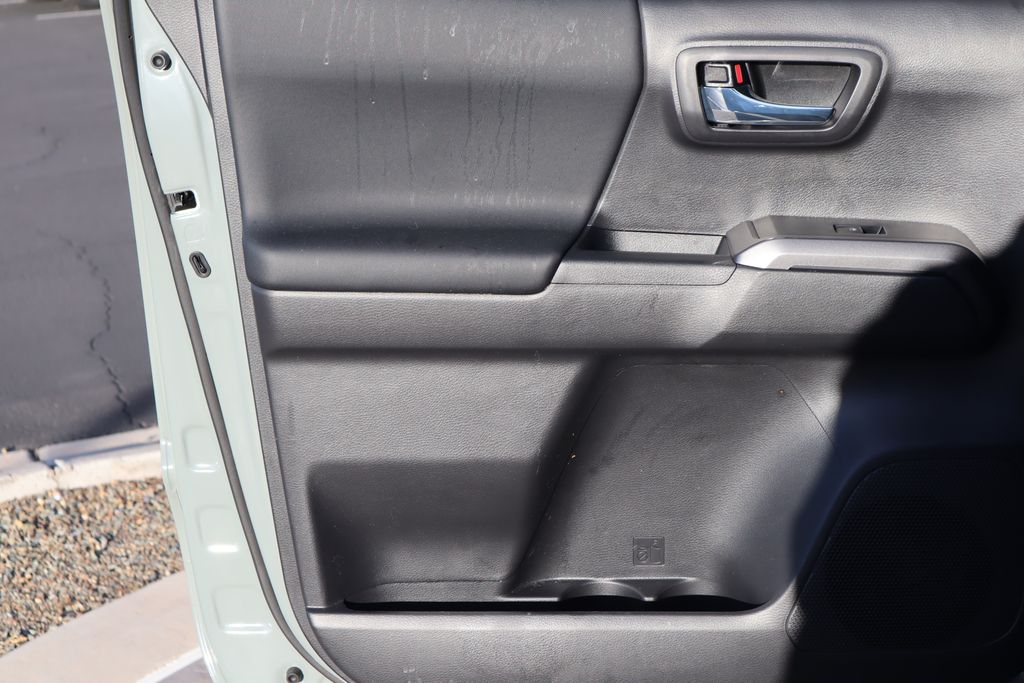 Thumbnail: 2023 Toyota Tacoma - 25