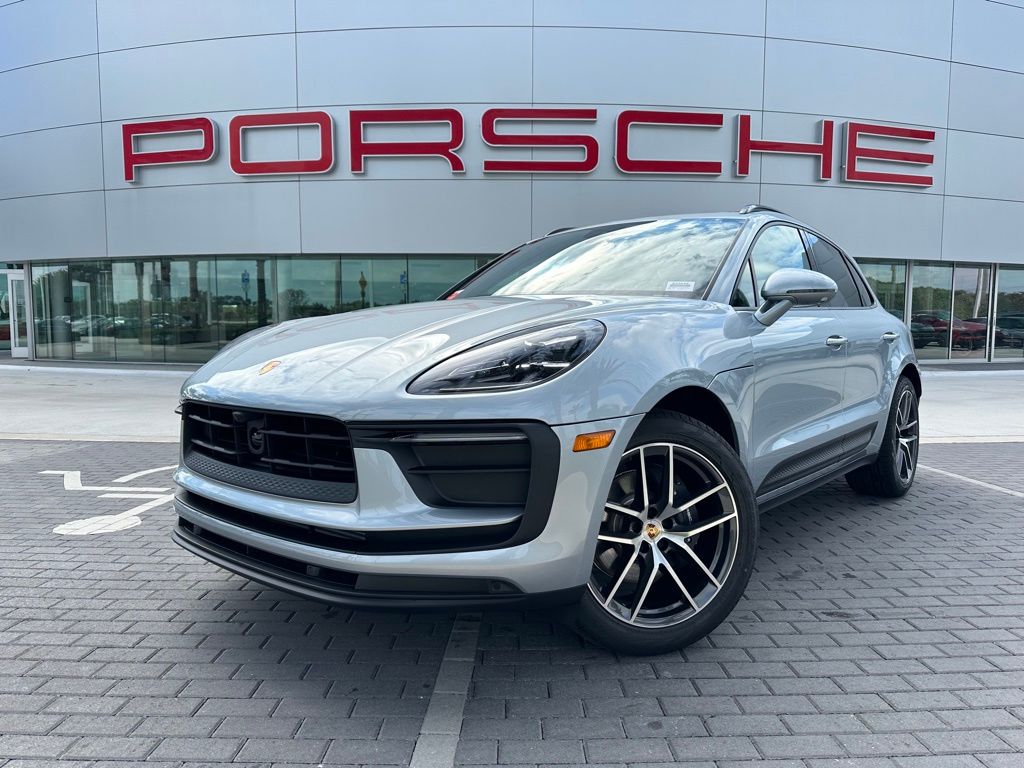 2024 Porsche Macan  -
                Davie, FL