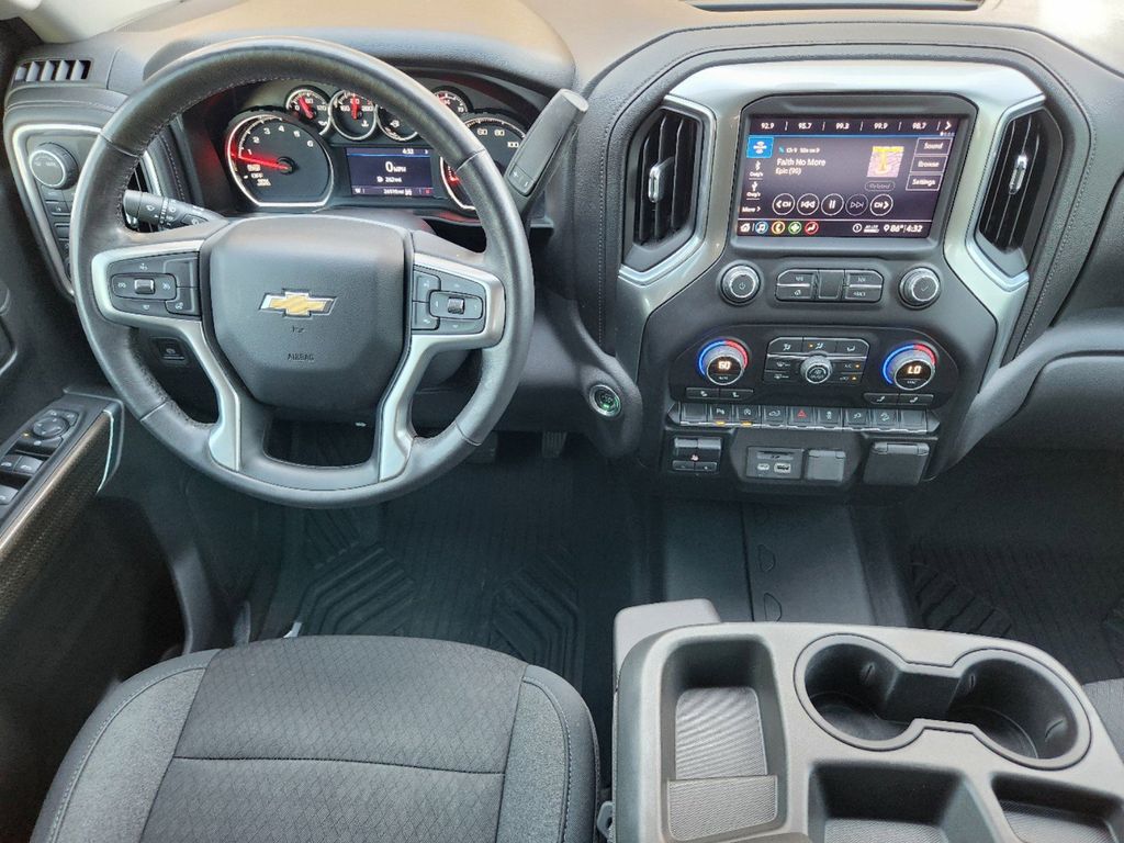 2020 Chevrolet Silverado 1500 LT 28