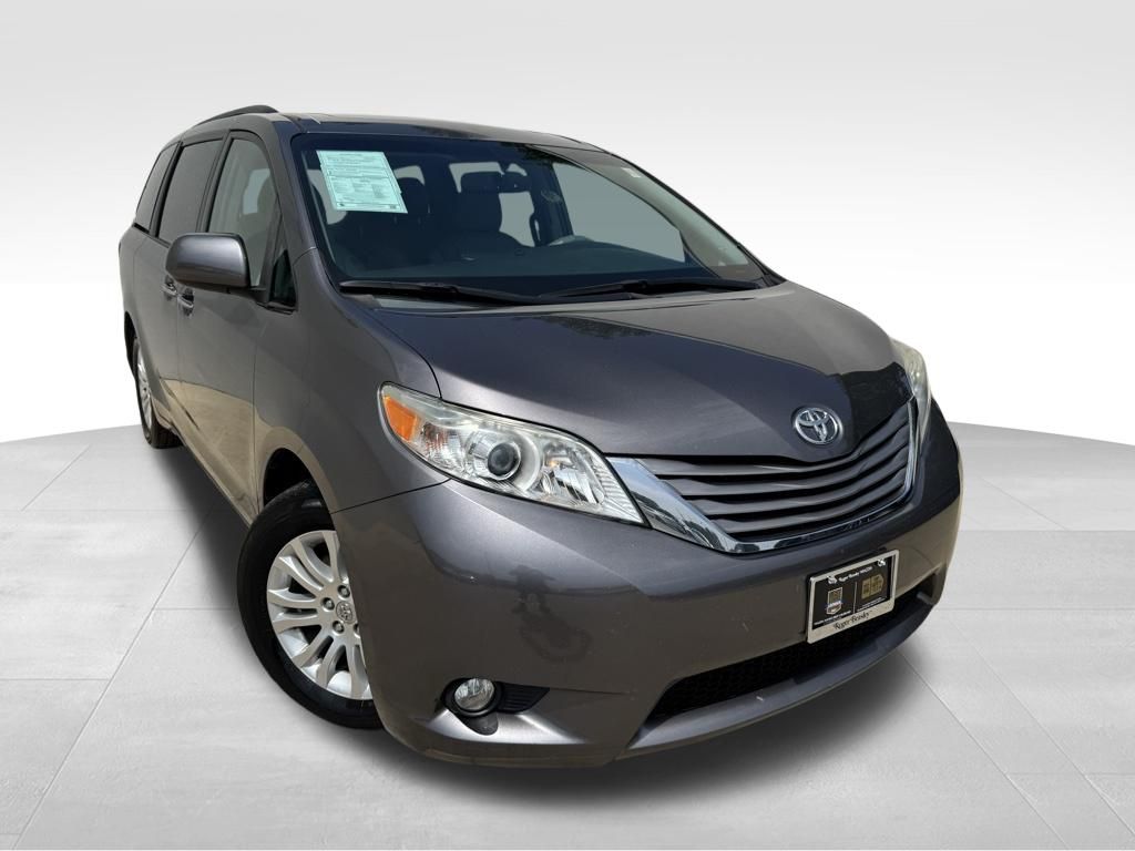 Used Car 2015 Toyota Sienna  L For Sale Under $20,000 In Georgetown, Texas